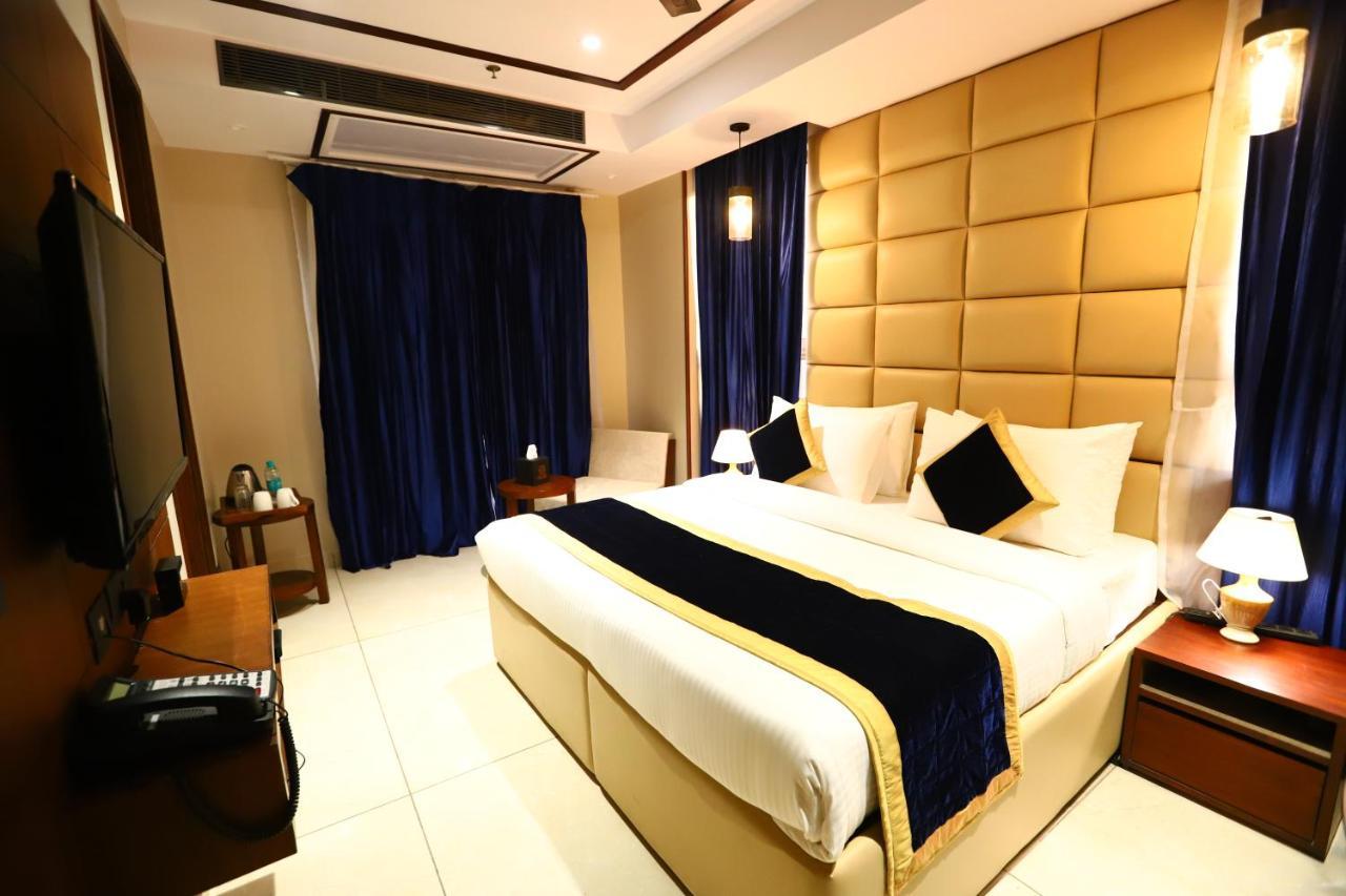Sanca International Hotel In Patel Nagar Delhi New Delhi Exterior foto
