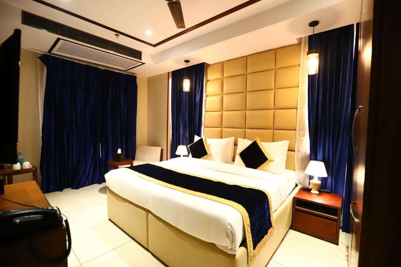 Sanca International Hotel In Patel Nagar Delhi New Delhi Exterior foto