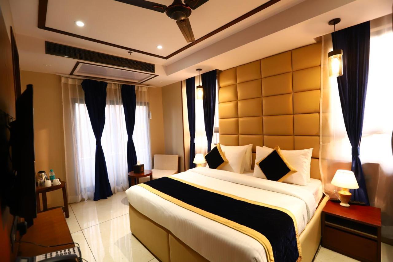 Sanca International Hotel In Patel Nagar Delhi New Delhi Exterior foto