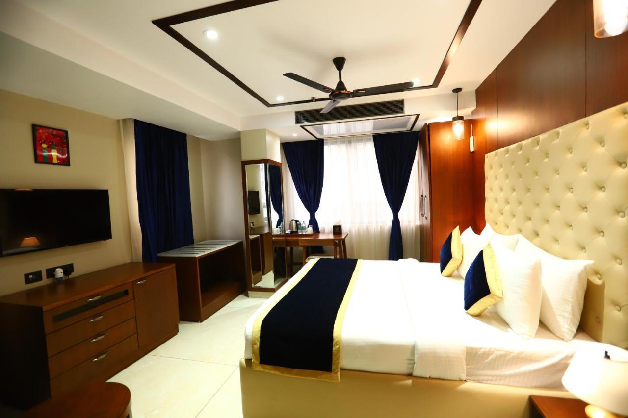 Sanca International Hotel In Patel Nagar Delhi New Delhi Exterior foto