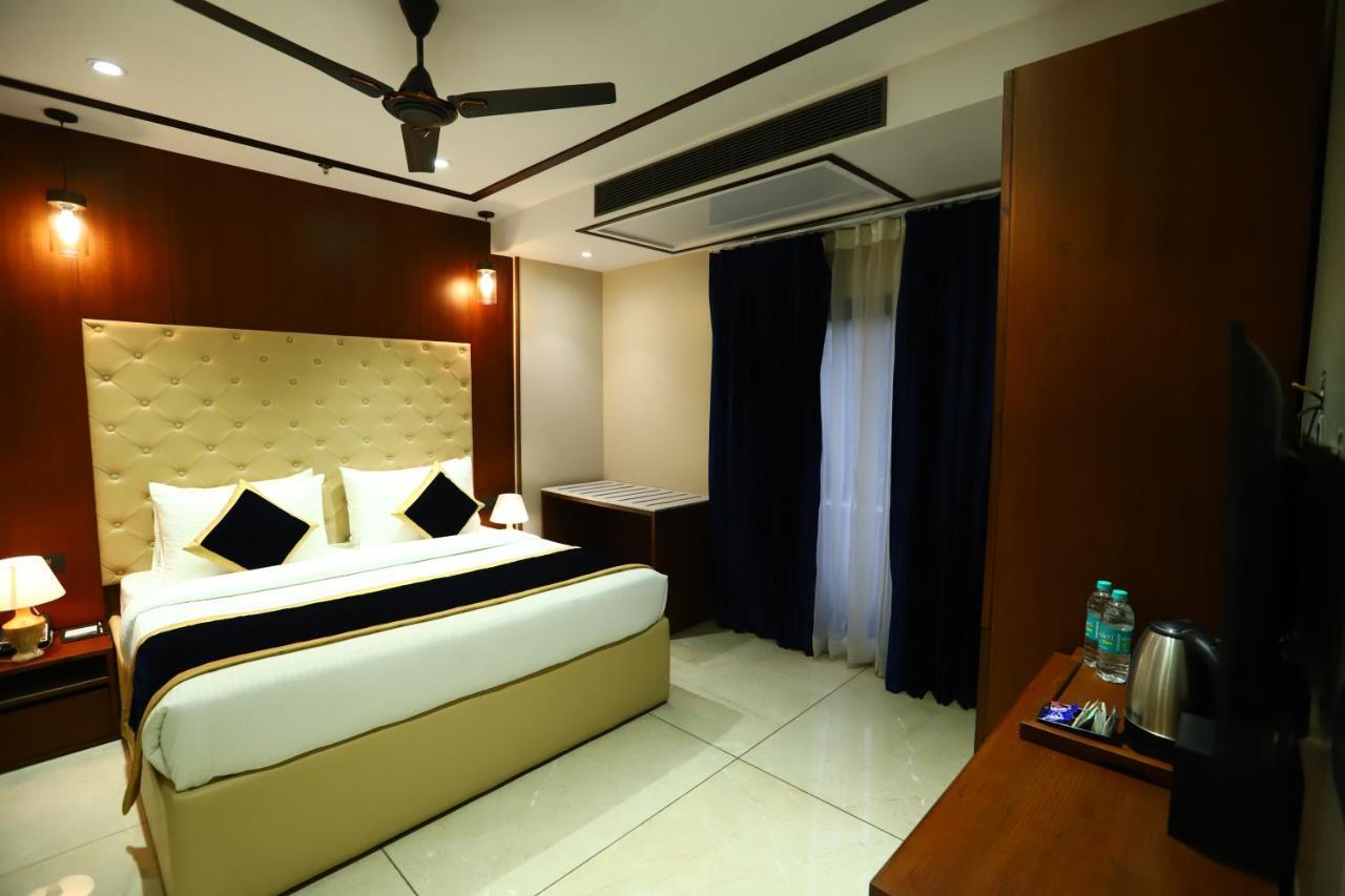 Sanca International Hotel In Patel Nagar Delhi New Delhi Exterior foto