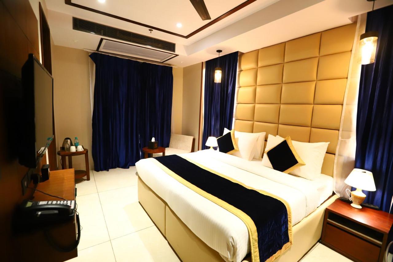 Sanca International Hotel In Patel Nagar Delhi New Delhi Exterior foto